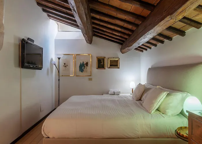 Orange With Bathroom And Shared Terrace * Rzym