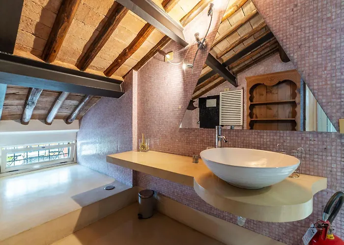 Orange With Bathroom And Shared Terrace Kwatera prywatna
